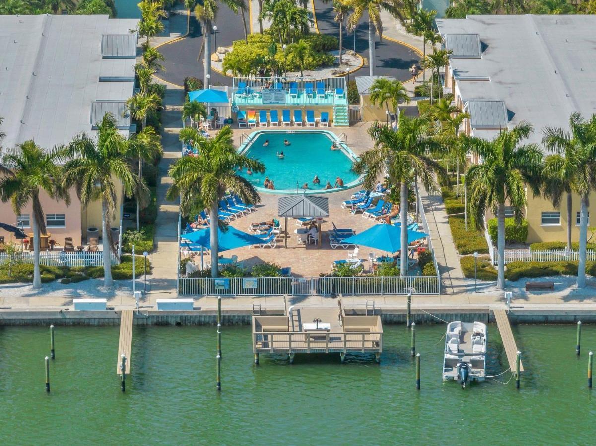 2 Bed-1 Bath With Sunroom, Private Pool And Beach Access! Clearwater Beach Exterior photo