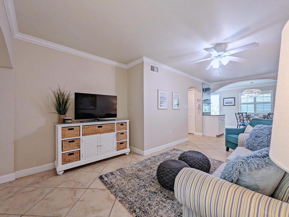 2 Bed-1 Bath With Sunroom, Private Pool And Beach Access! Clearwater Beach Exterior photo