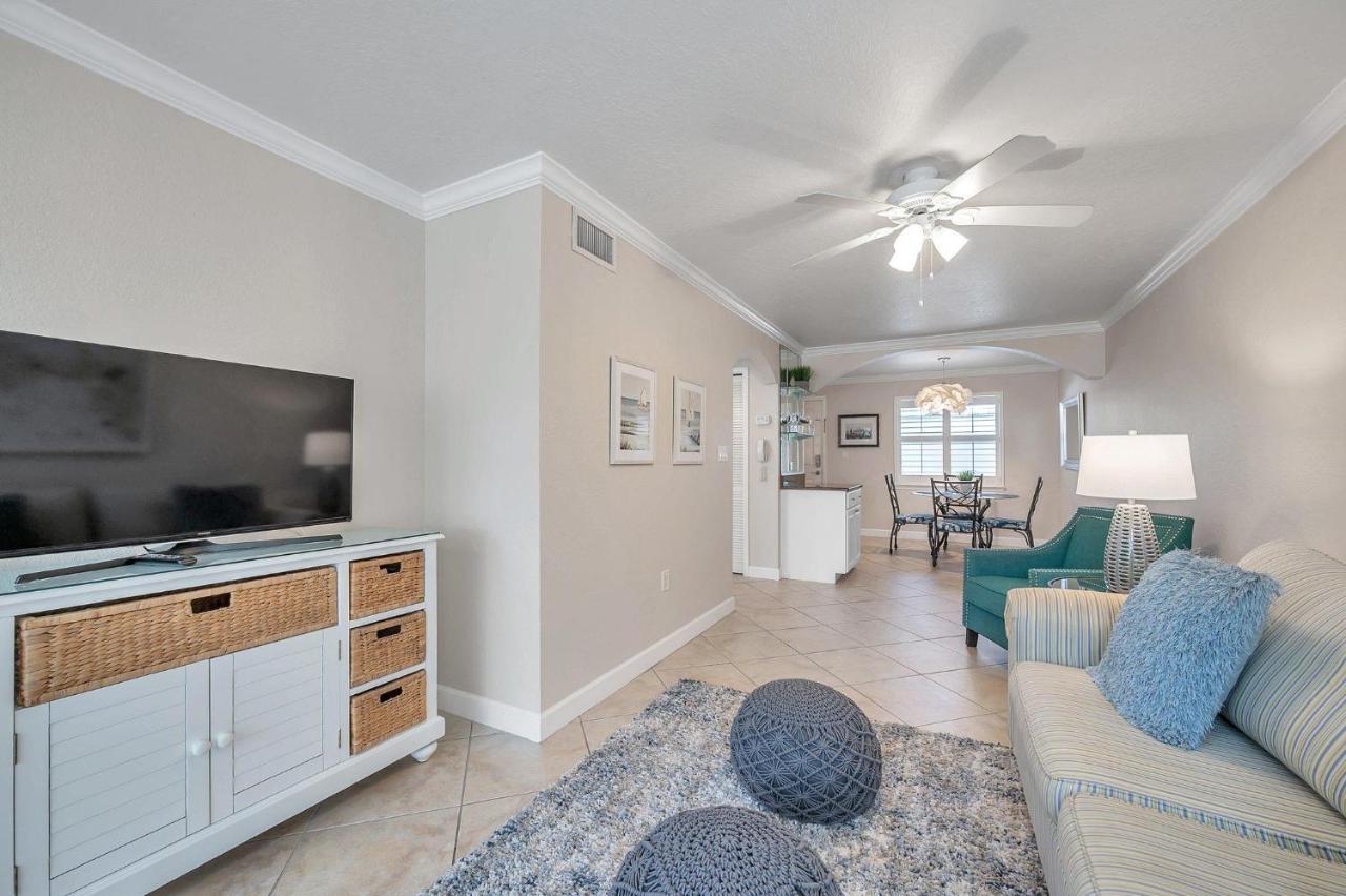 2 Bed-1 Bath With Sunroom, Private Pool And Beach Access! Clearwater Beach Exterior photo