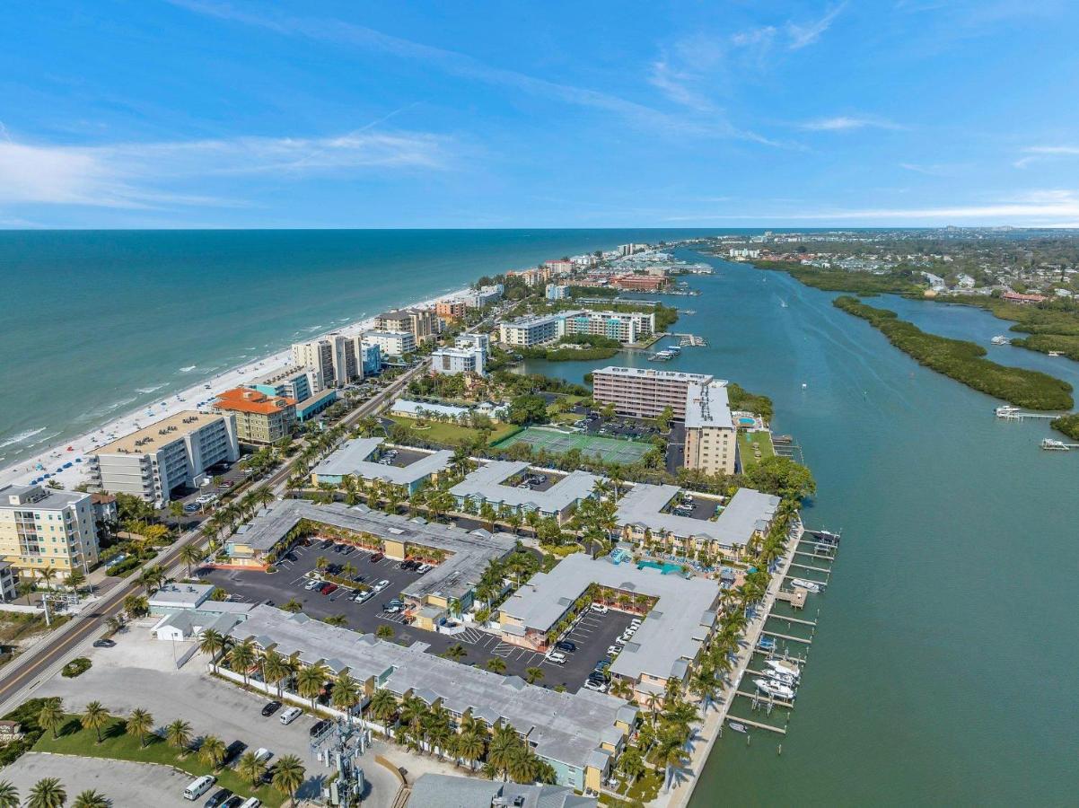 2 Bed-1 Bath With Sunroom, Private Pool And Beach Access! Clearwater Beach Exterior photo