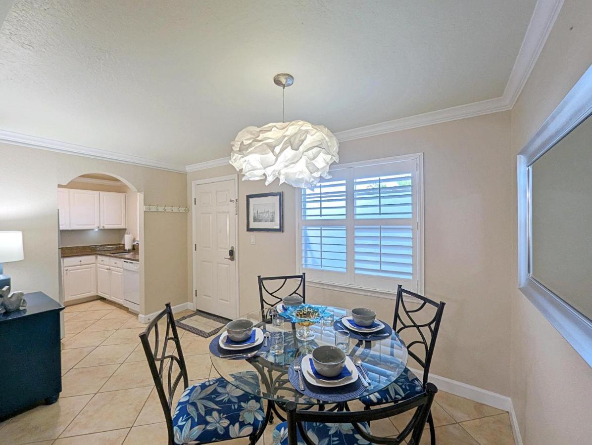 2 Bed-1 Bath With Sunroom, Private Pool And Beach Access! Clearwater Beach Exterior photo