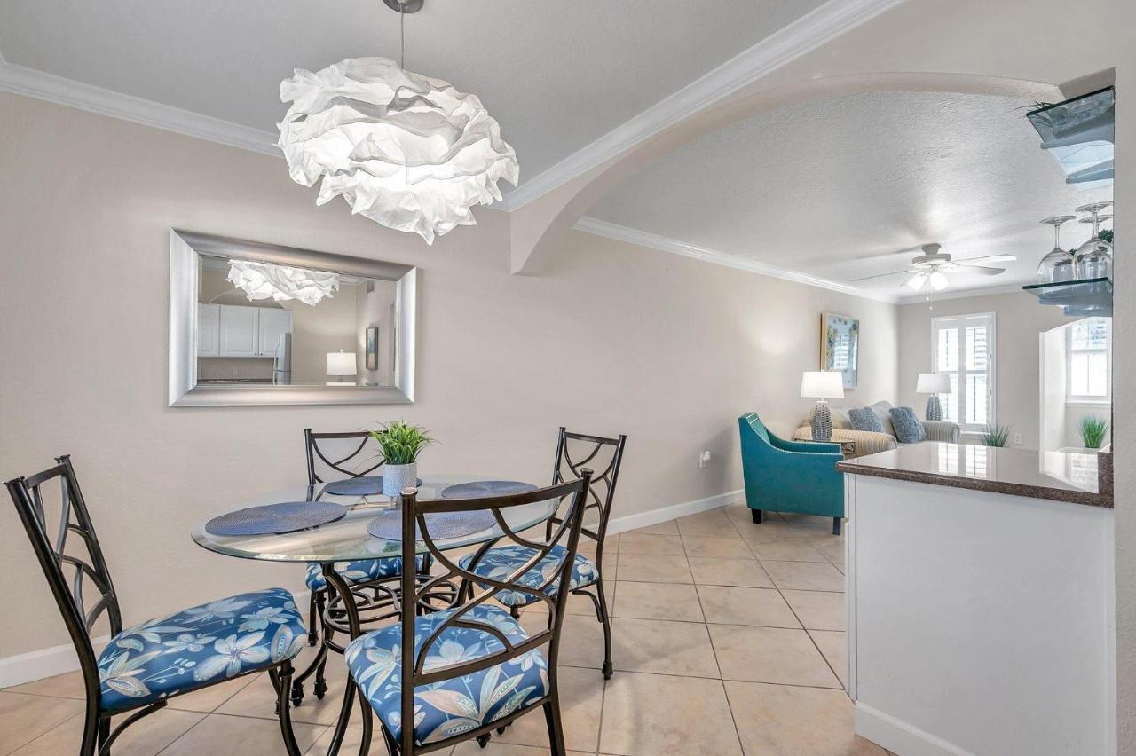 2 Bed-1 Bath With Sunroom, Private Pool And Beach Access! Clearwater Beach Exterior photo