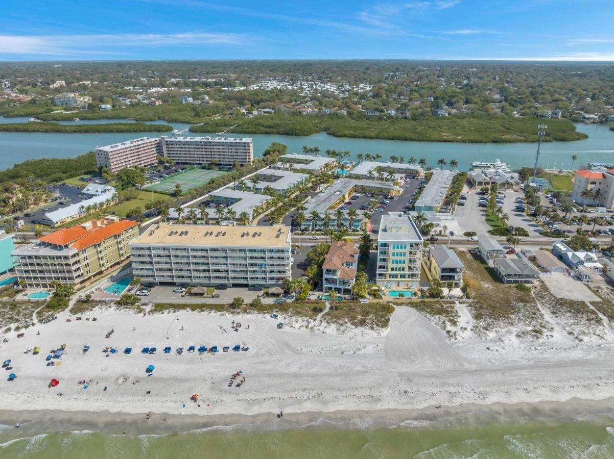 2 Bed-1 Bath With Sunroom, Private Pool And Beach Access! Clearwater Beach Exterior photo